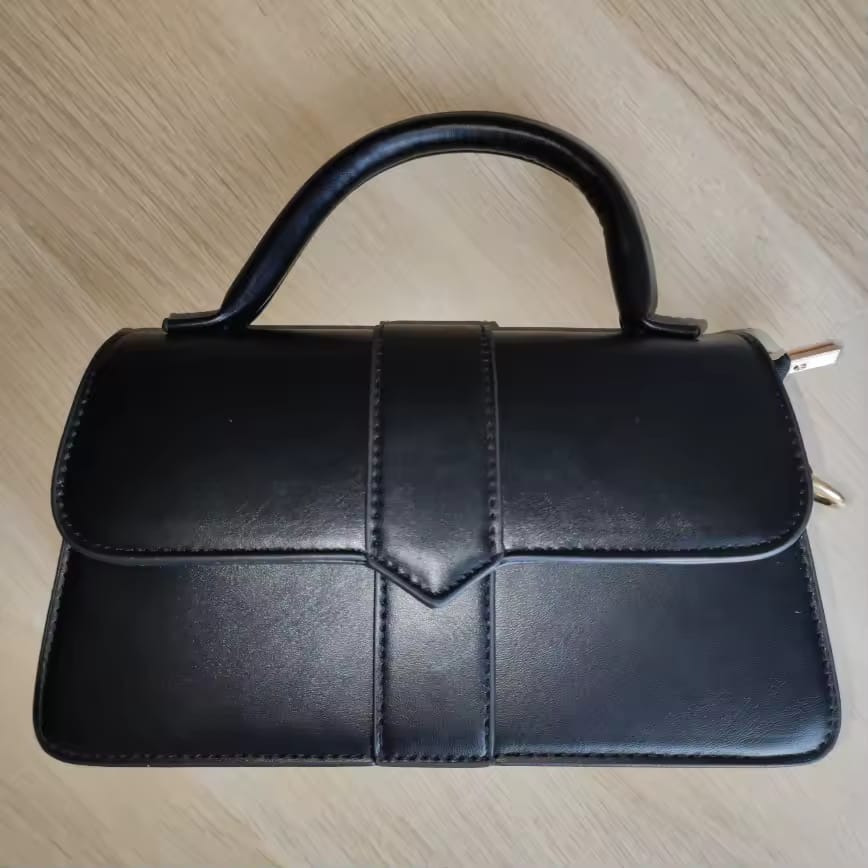 Customer photo review of AMA - Petit Sac à Main en Cuir Lisse