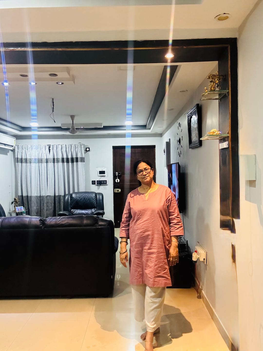 Customer photo review of Women Rose Taupe Airy Linen Mid Thigh Length Kurta