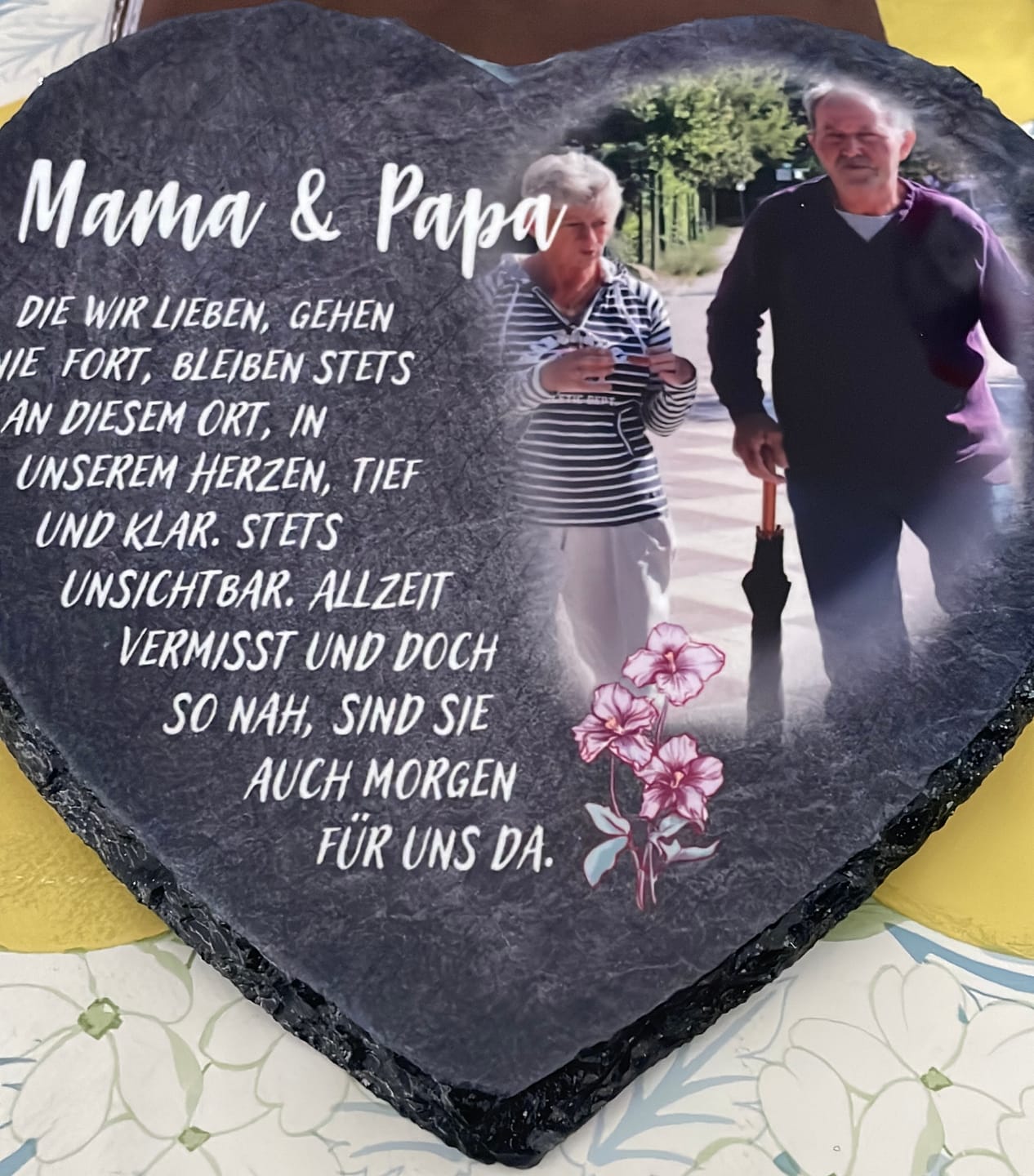 Customer photo review of Für immer an meiner Seite - Personalisiertes Trauer Schieferherz  als Grabschmuck