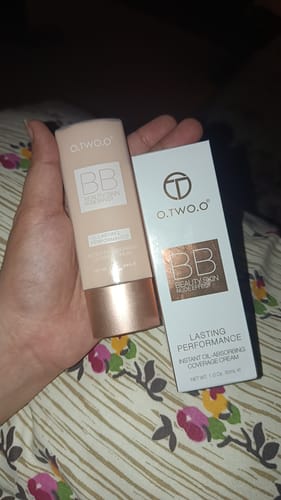 Customer photo review of O.TWO.O BEAUTY SKIN NUDE EFFECT BB CREAM