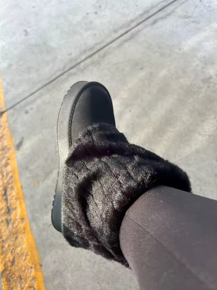 Customer photo review of Ava - Bottes Fourrées avec Fourrure Extérieure Tendances Hiver Femme