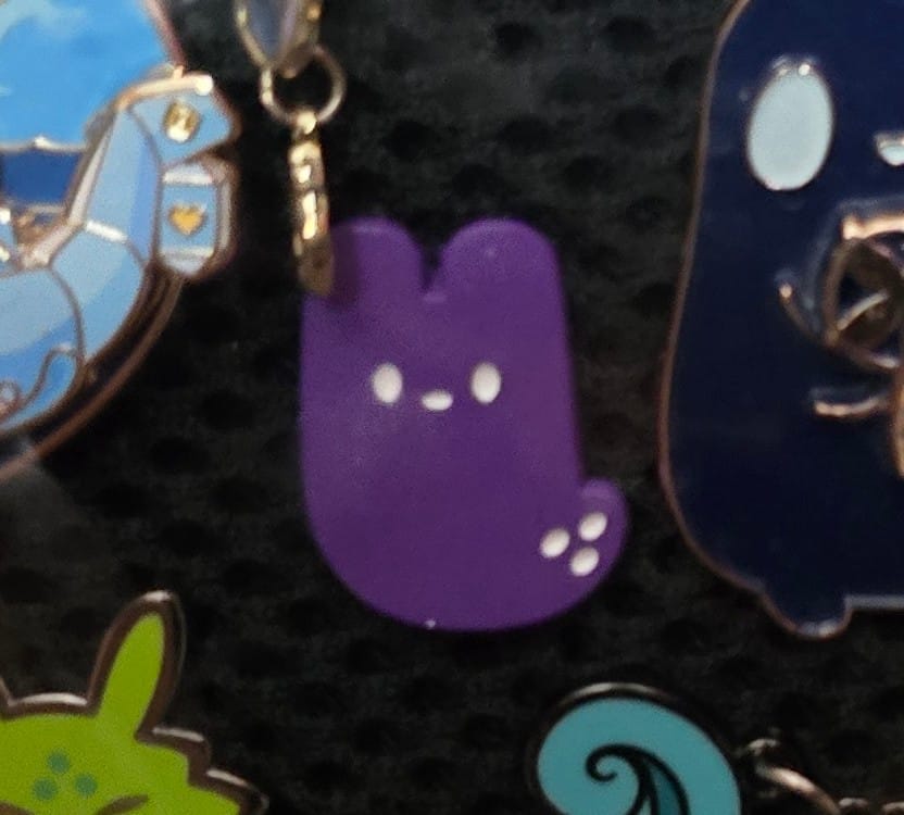 Customer photo review of Rain World - Spearmaster Slugcat Marshmallow Mini Pin