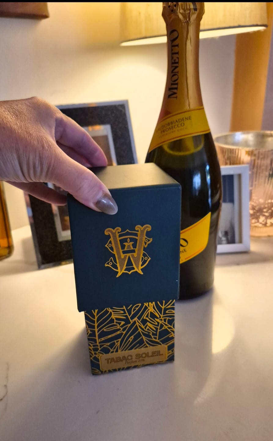 Customer photo review of Tabac Soleil