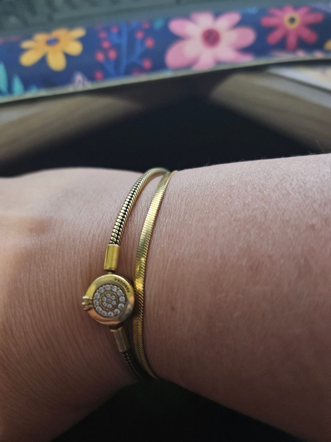Customer photo review of Sarya Snake Chain Gold Bracelet
