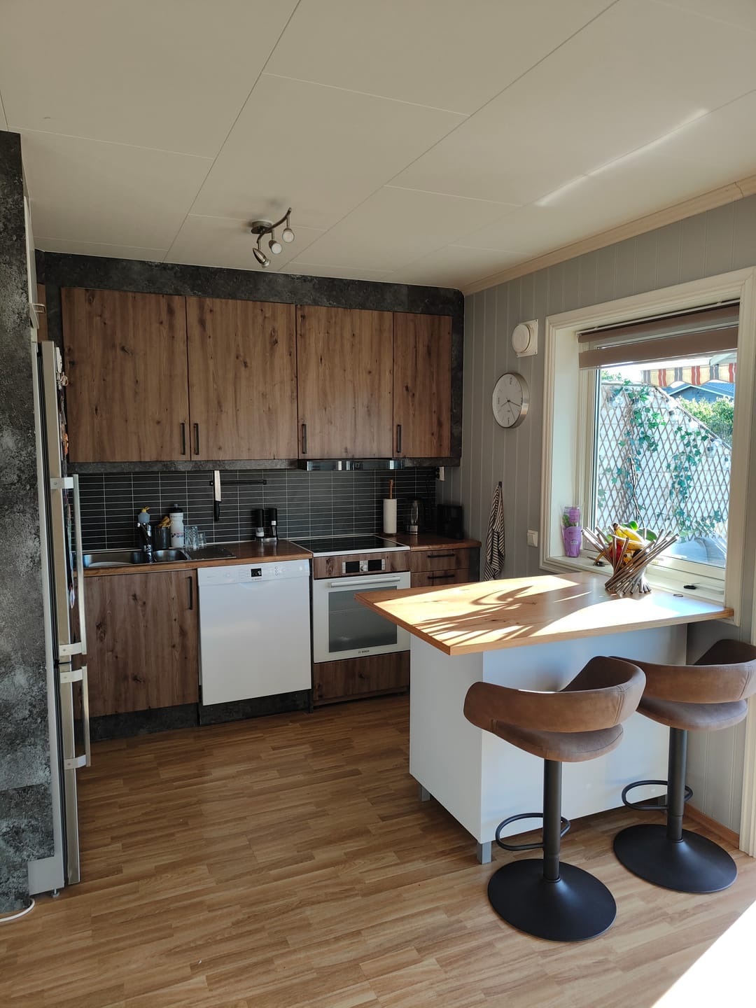 Customer photo review of Artisan Oak kontaktplast