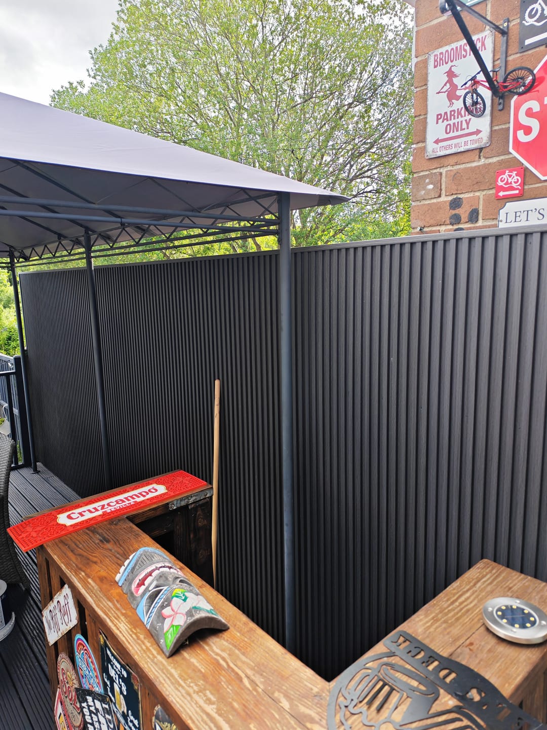 Customer photo review of Exterior Seamless Outdoor Panels 2.4m × 2.4m (16 Panels Per Pack) Multiple Colours