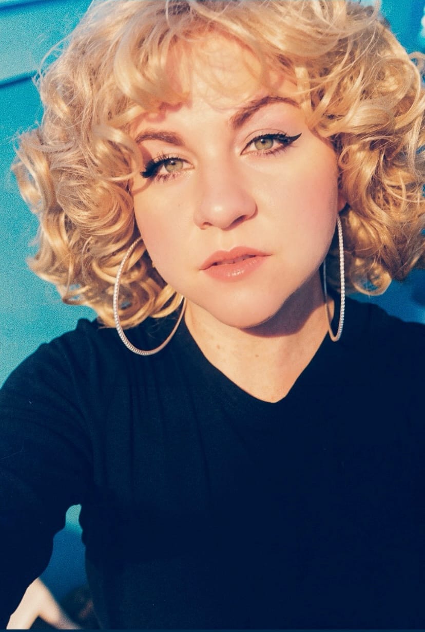 Customer photo review of Outre Wig Pop Full Wig - LEHANA