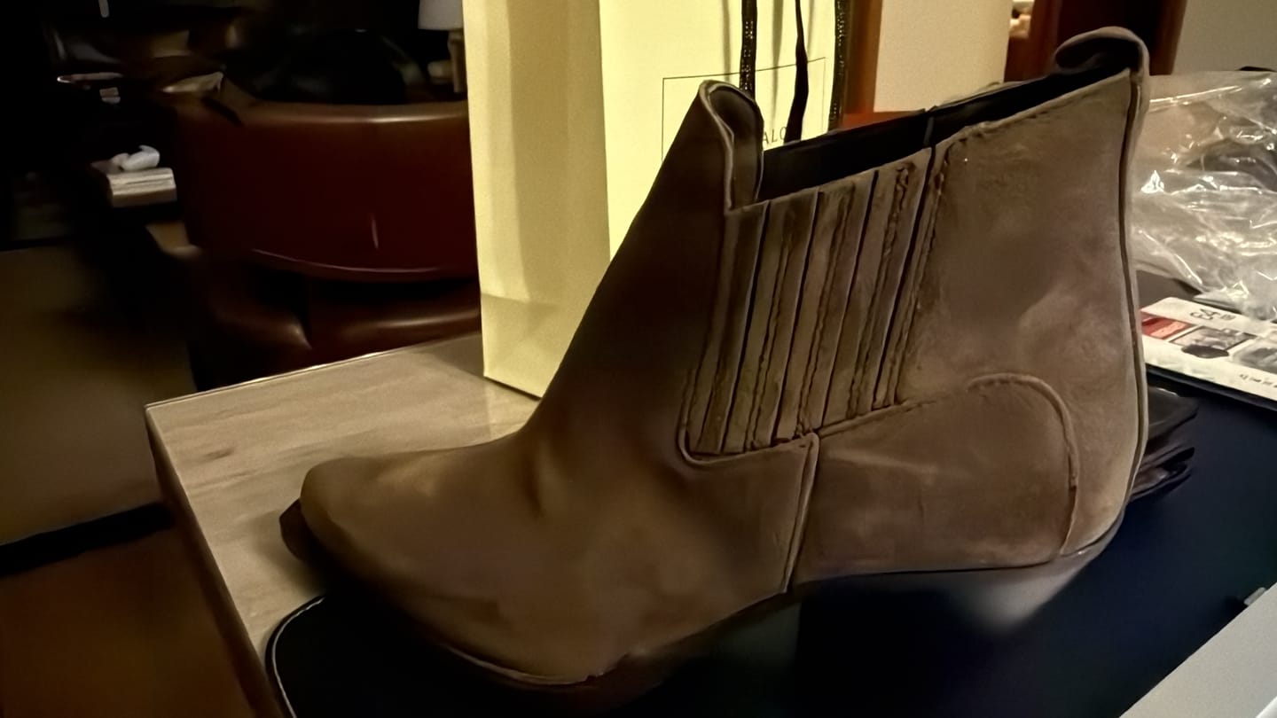 Customer photo review of BOTIN VENDOME MUSTANG 5262