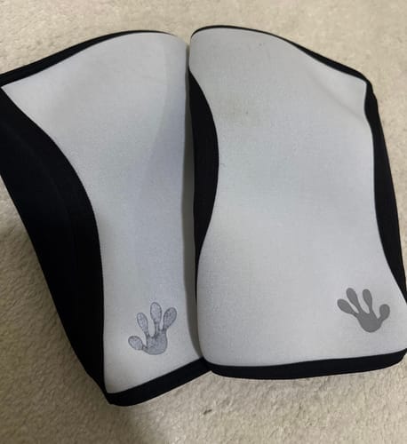 Customer photo review of Reversible Knee Sleeves - Black/White