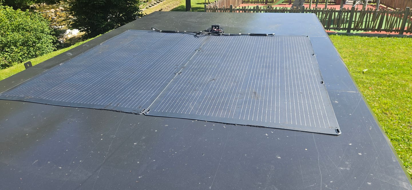 Customer photo review of ALLPOWERS 2PCS SF200 Panneau Solaire Flexible 200W