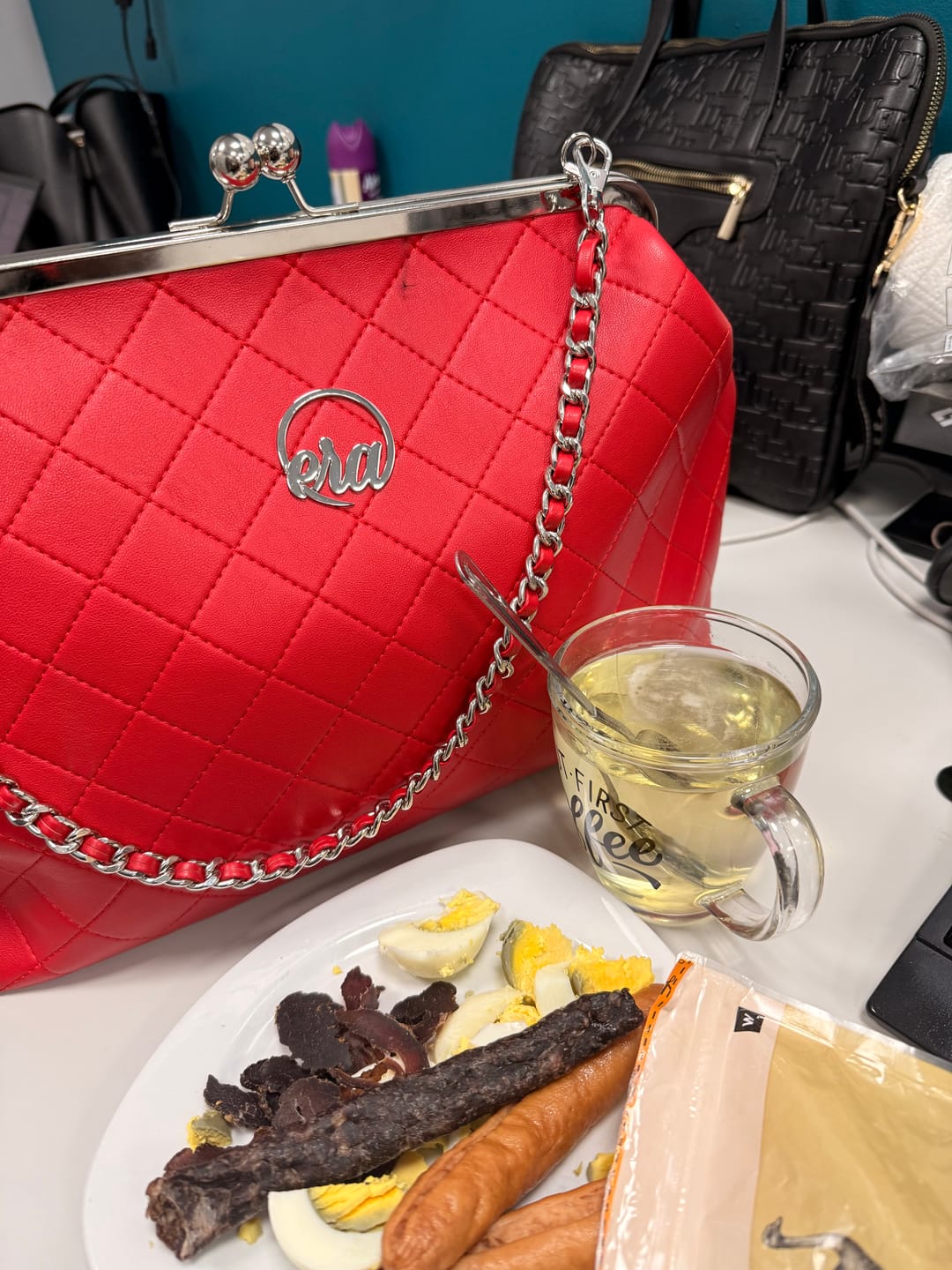 Customer photo review of ERA Oversized Kisslock Chain Bag – Red