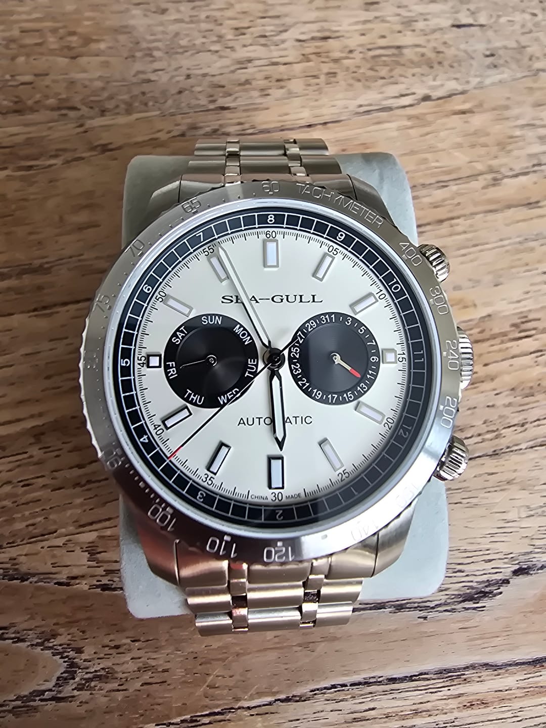 Customer photo review of Panda Eye | GMT | Dual Calendar | Tachymeter | 43mm