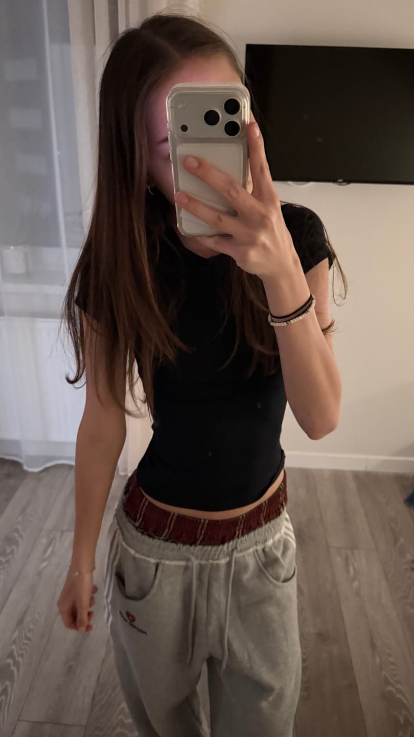 Customer photo review of Aelfric Eden Double Waist Baggy Sweatpants