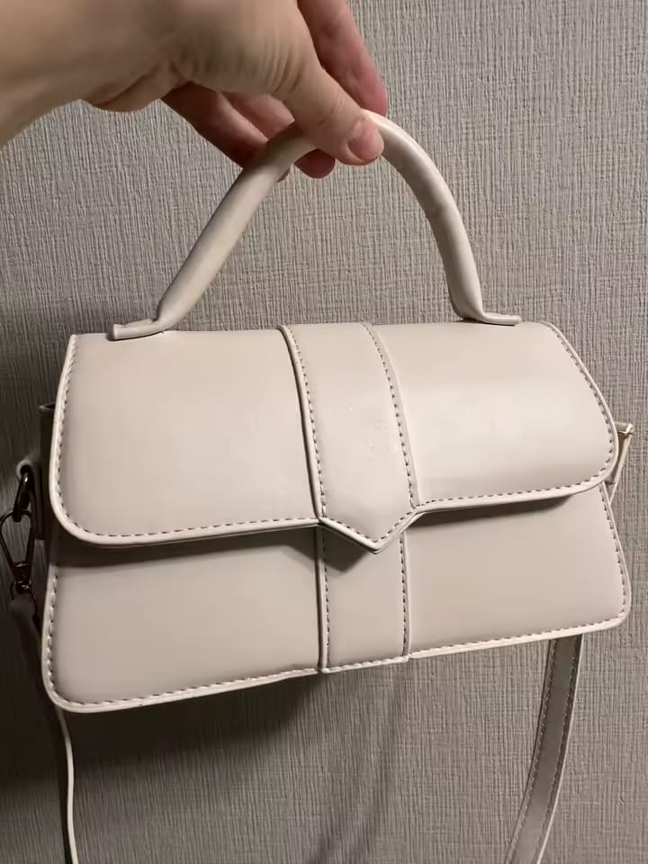 Customer photo review of AMA - Petit Sac à Main en Cuir Lisse