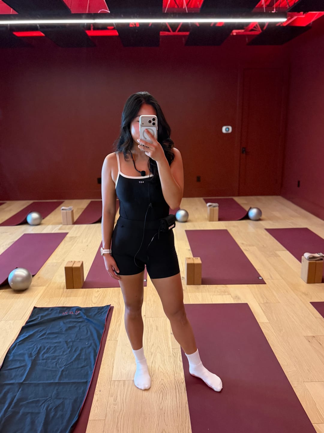 Customer photo review of The Shorts Onesie / Black-Cream