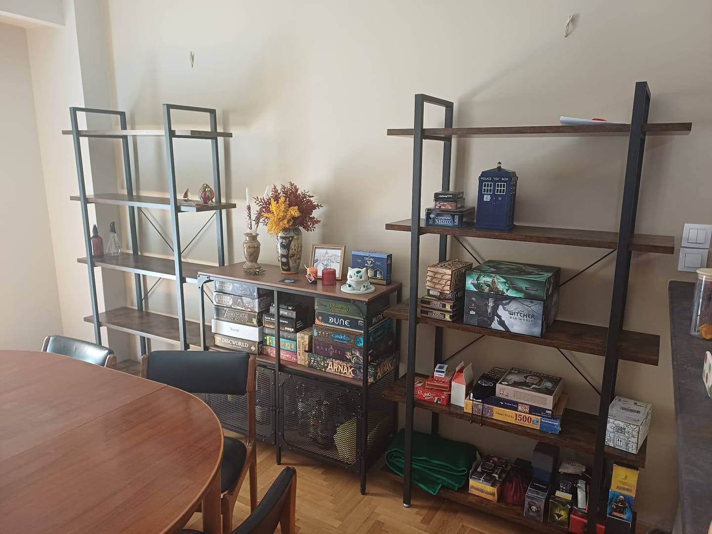 Customer photo review of Βιβλιοθήκη Γραφείου 5 Επιπέδων Ραφιέρα Μεταλλική με Ξύλινα Ράφια Σαλονιού Γραφείου   LL-S55BX