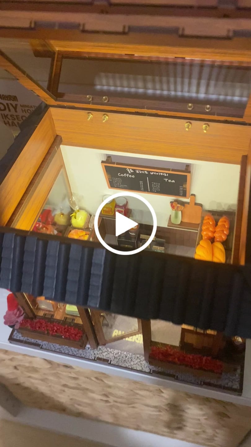 Customer video review of Ikseon-dong Hanok Bakery Miniature House Kit