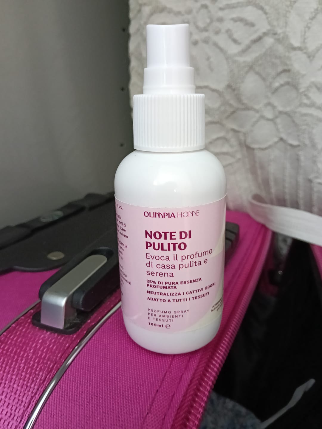 Customer photo review of Magic Wash Liquido - Il Detersivo Professionale per un Bucato Perfetto