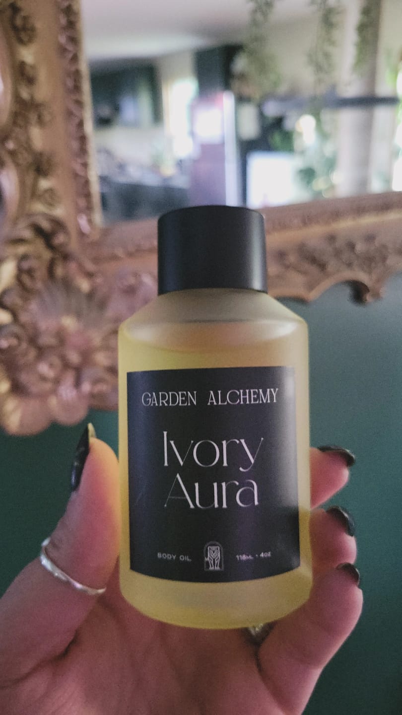 Customer photo review of Ivory Aura Body Oil