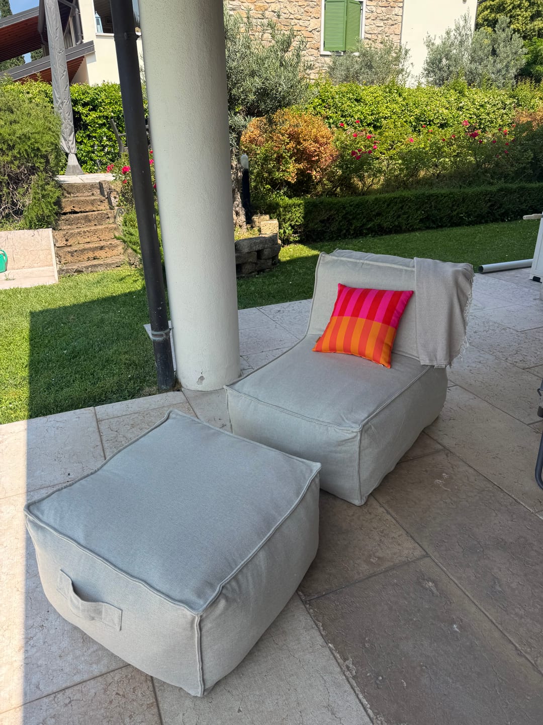 Customer photo review of The Lounge Puff