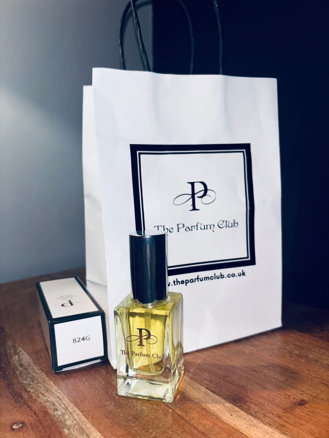 Customer photo review of No. 824G - Orange, Bergamot, Mandarin, Ambergris (masculine)