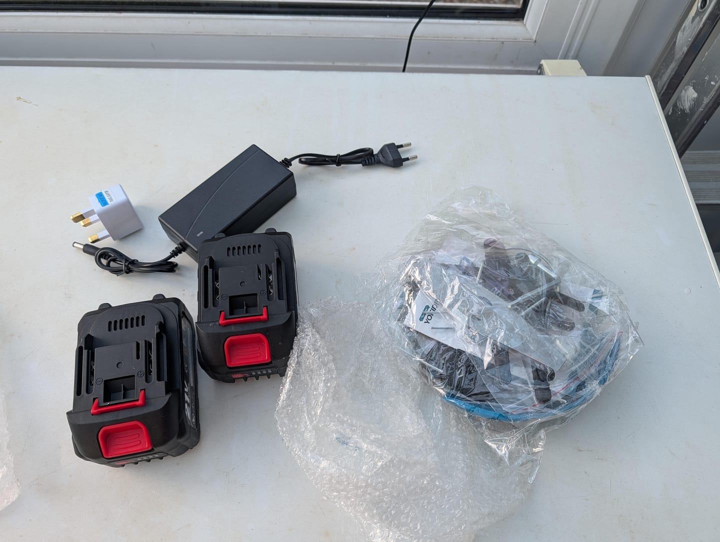 Customer photo review of ONEVAN 30mm & 50mm Pruning Shears | 8" Chainsaw & 8" Pole Chainsaw | 510mm Hedge Trimmer Brushless Cordless 5‑Pc. Combo Kit
