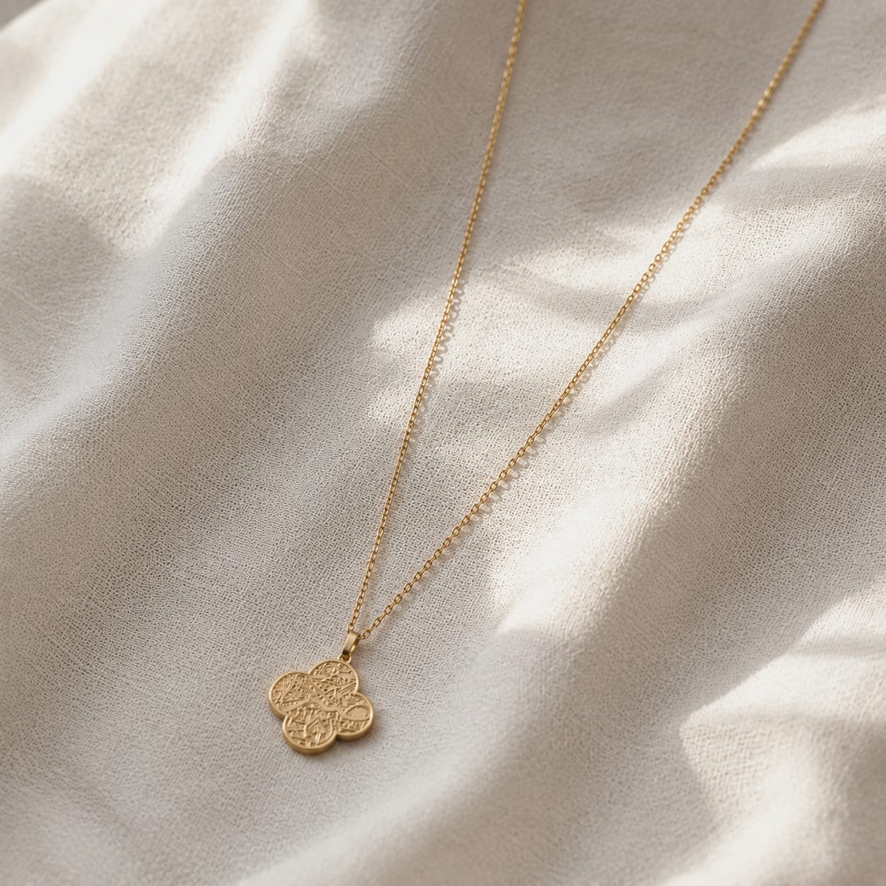 Customer photo review of Sabr Kleeblatt Kette