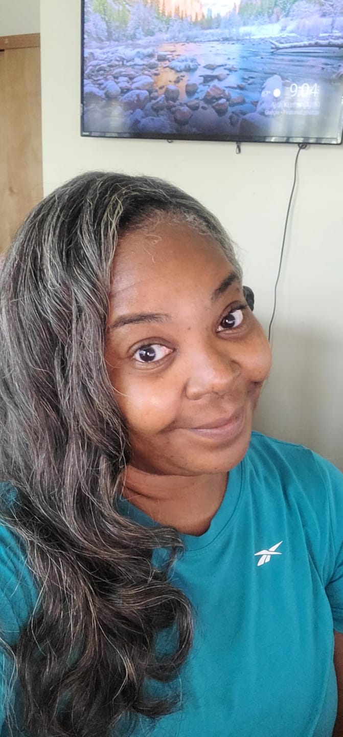 Customer photo review of Luvwin 13x4 Salt And Pepper Wavy Glueless Gray Color Pre-Cut Lace Wig Human Hair