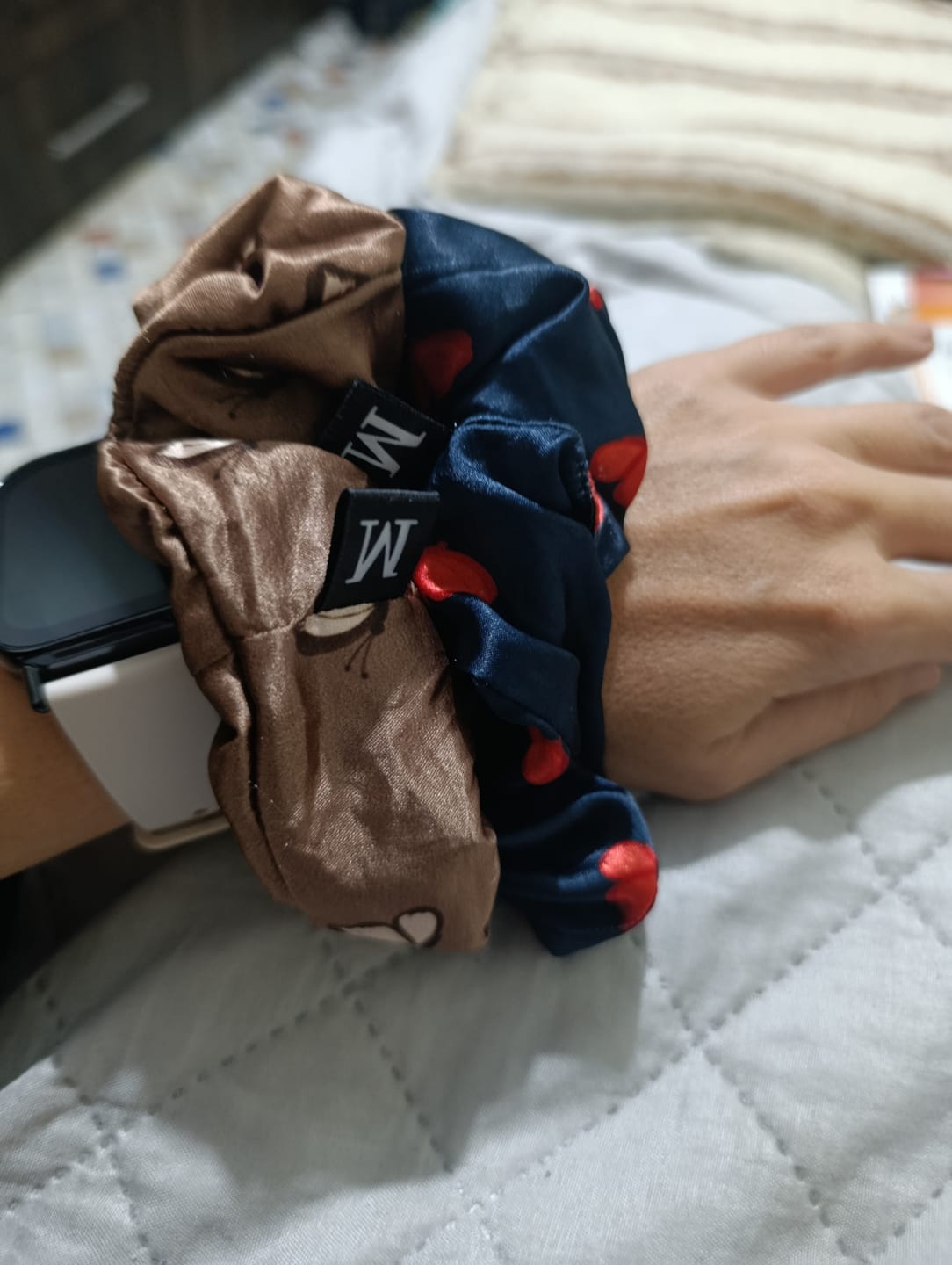 Customer photo review of Scrunchies petit - Satin