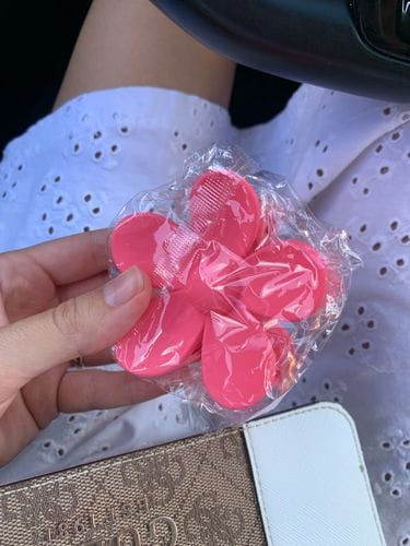 Customer photo review of Bloom Flower Hair Claw Clip