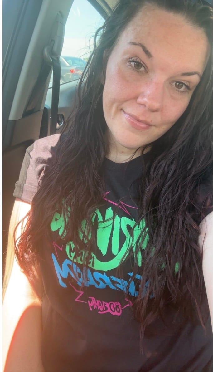 Customer photo review of 80Eighty® Therapy Shirt