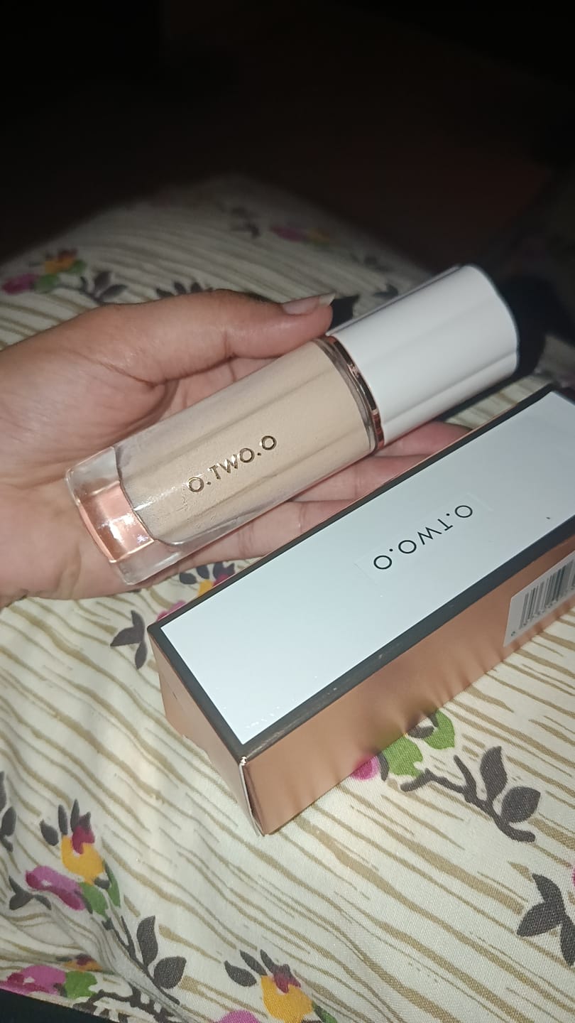 Customer photo review of O.TWO.O OIL FREE SOFT MIST LOCKING FOUNDATION