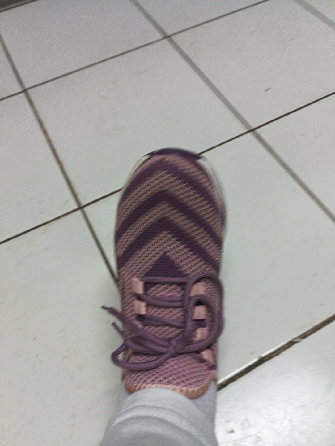 Customer photo review of Zapatilla de Seguridad Guyisa® Modelo 0277 Mujer Puntera de Acero Suela de Kevlar Anti Clavos