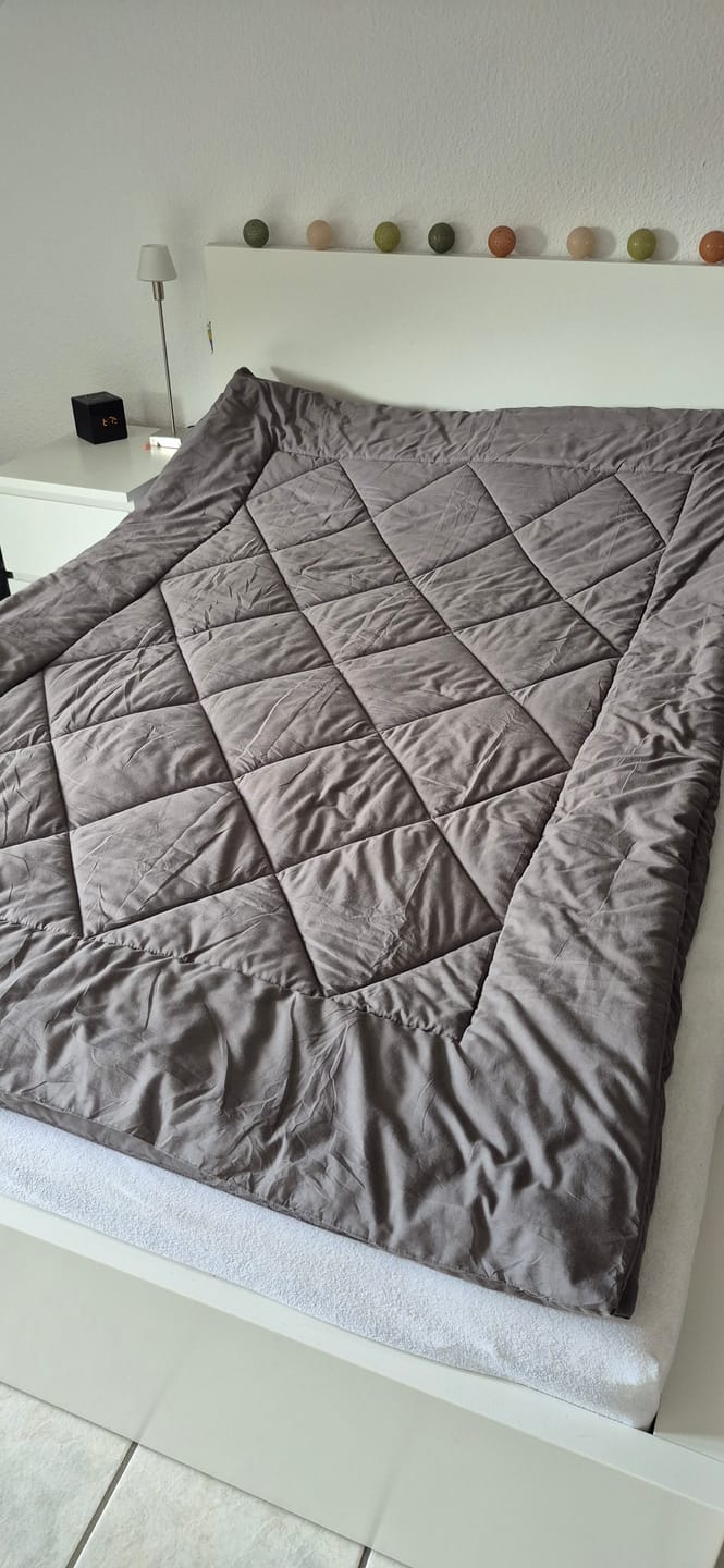 Customer photo review of EasySleep® Decke – Die schnelltrocknende 2-in-1 Bettdecke, die Bettwäsche überflüssig macht.
