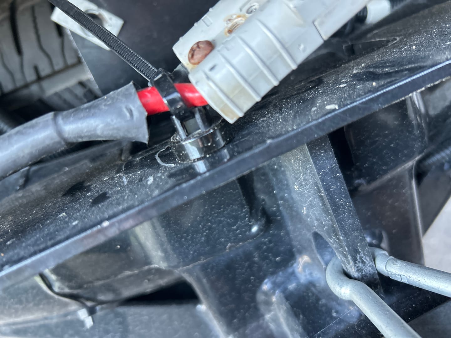 Customer photo review of ZBAD1 - Magnet Cable Tie Holders