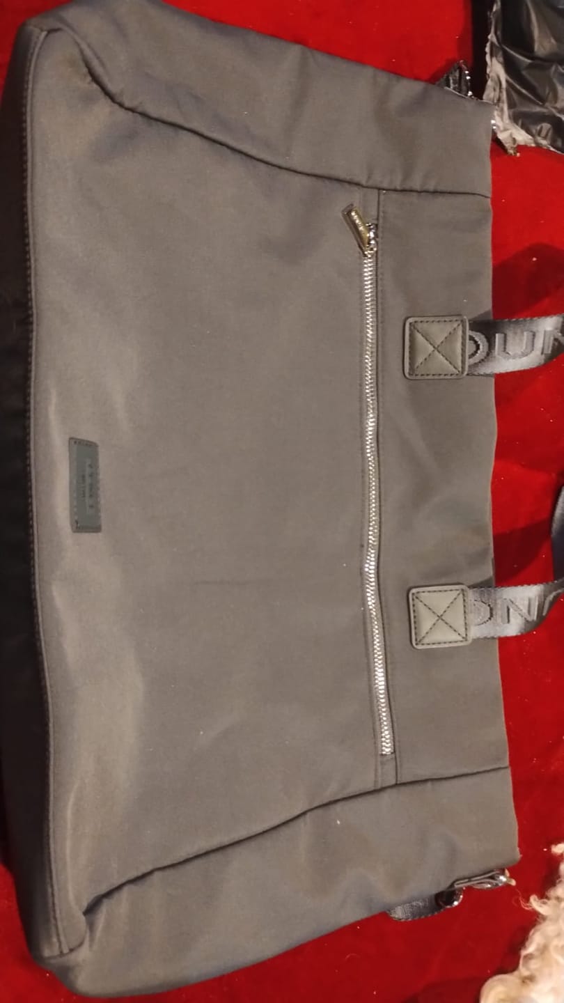 Customer photo review of Bolso Notebook Nylon