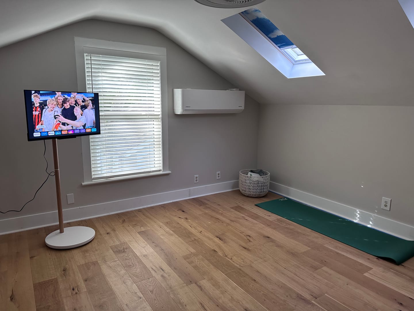 Customer photo review of Master V2 PRO FT48 TV Stand