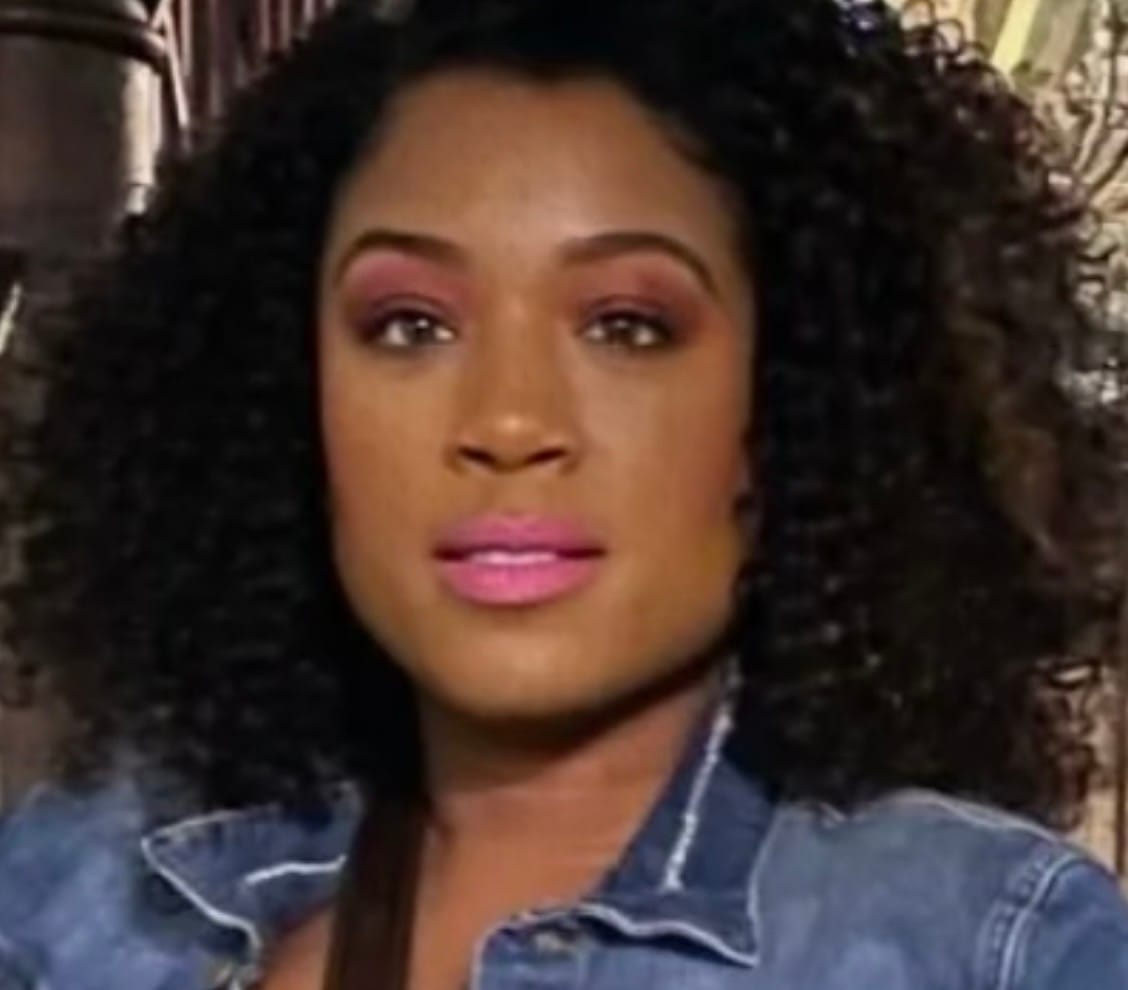 Customer photo review of Sensationnel Empress Curls Kinks & CO Textured Deep Parting Lace Front Wig - SHOW STOPPER