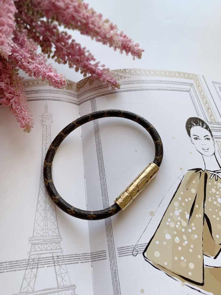 Customer photo review of Confidential Bracelet