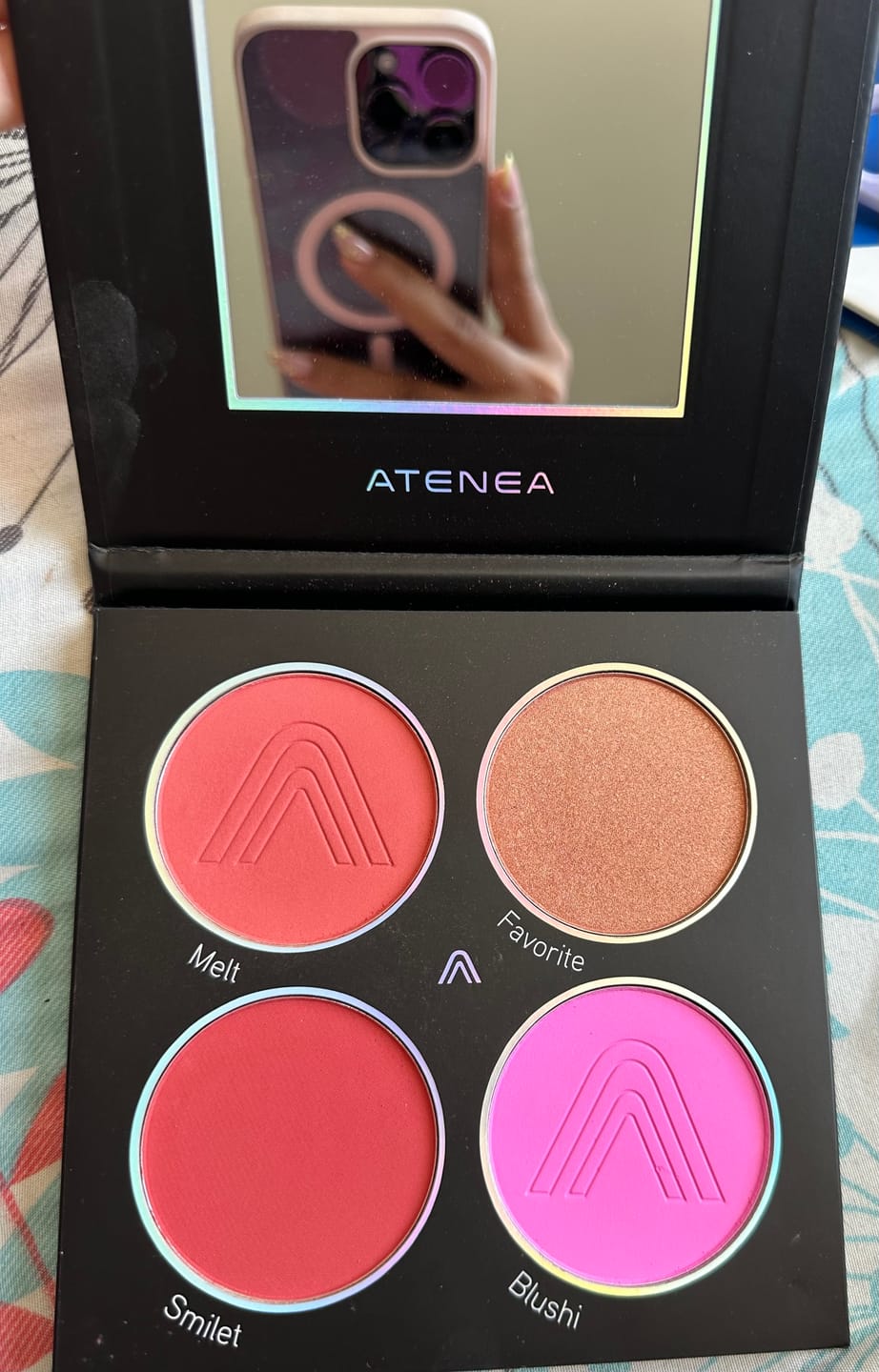 Customer photo review of PALETA DE RUBORES GLAMBLACK
