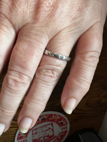 Customer photo review of Versa Lab Grown Diamond Band Ring