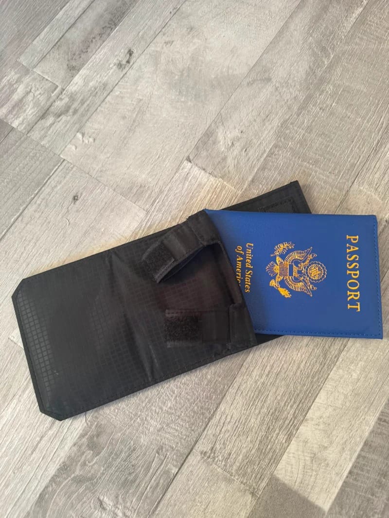 Customer photo review of PocketSafe™ CARTERA OCULTA