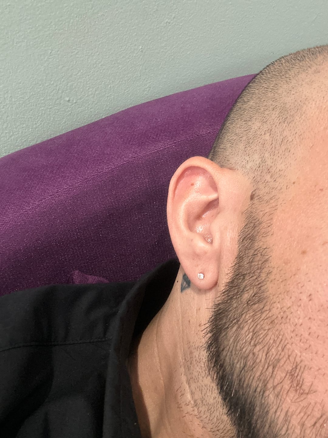 Customer photo review of Acero Inoxidable Dorado Con Zirconias Primera Perforación