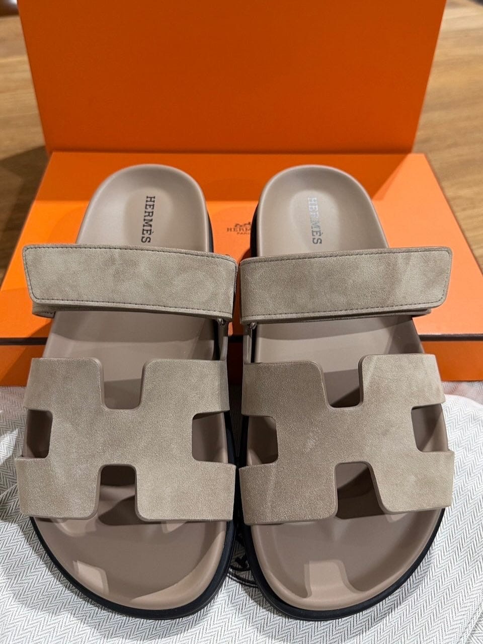 Customer photo review of C*ypre S*ndal