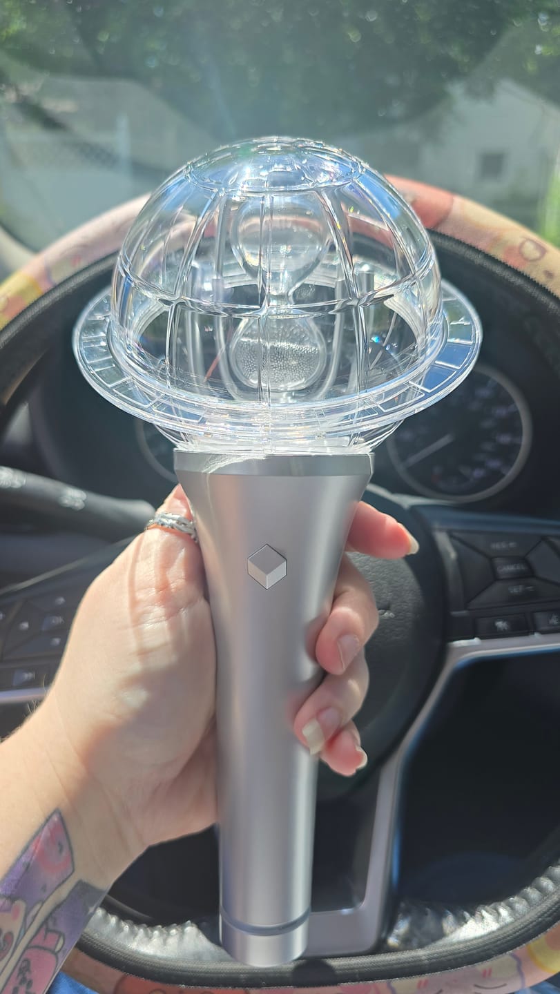 Customer photo review of ATEEZ - OFFICIAL LIGHT STICK VER.3
