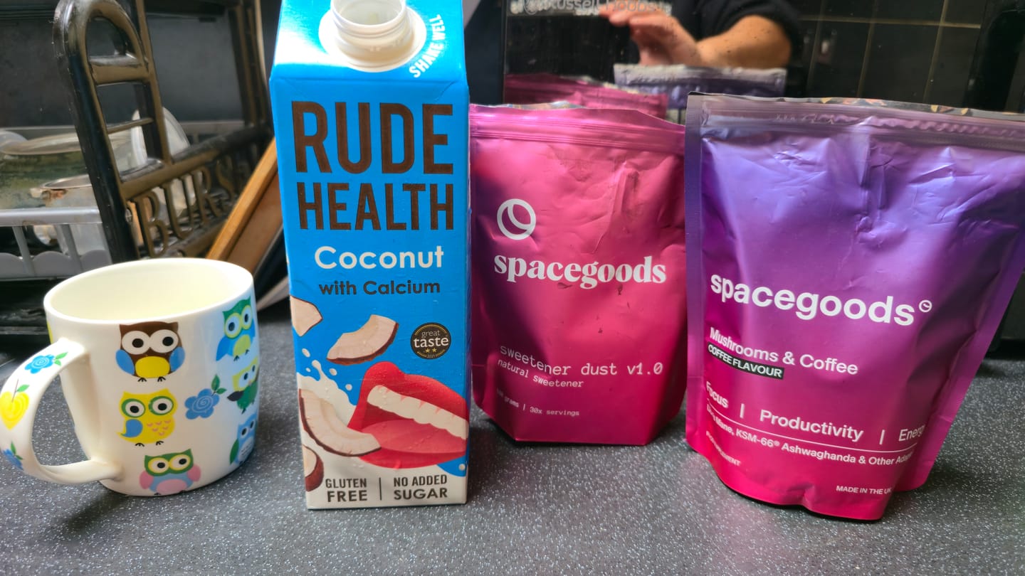 Customer photo review of sweetener dust