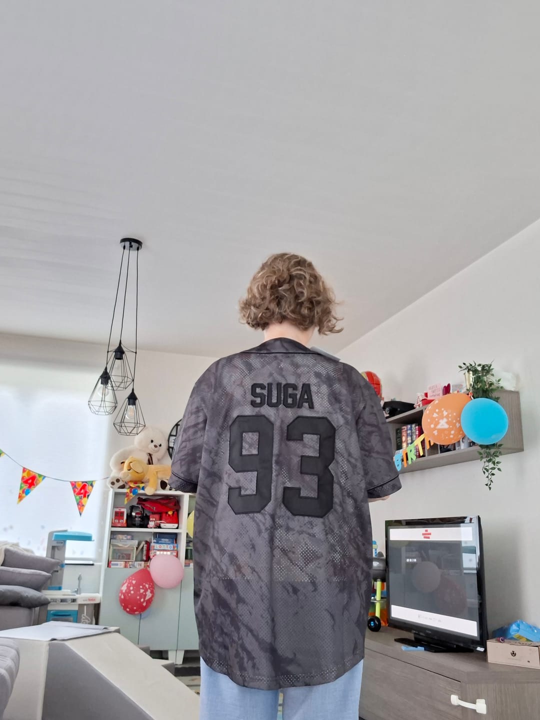 Customer photo review of [2ND PRE-ORDER] BTS - ARIRANG WORLD TOUR OFFICIAL MD S/S JERSEY