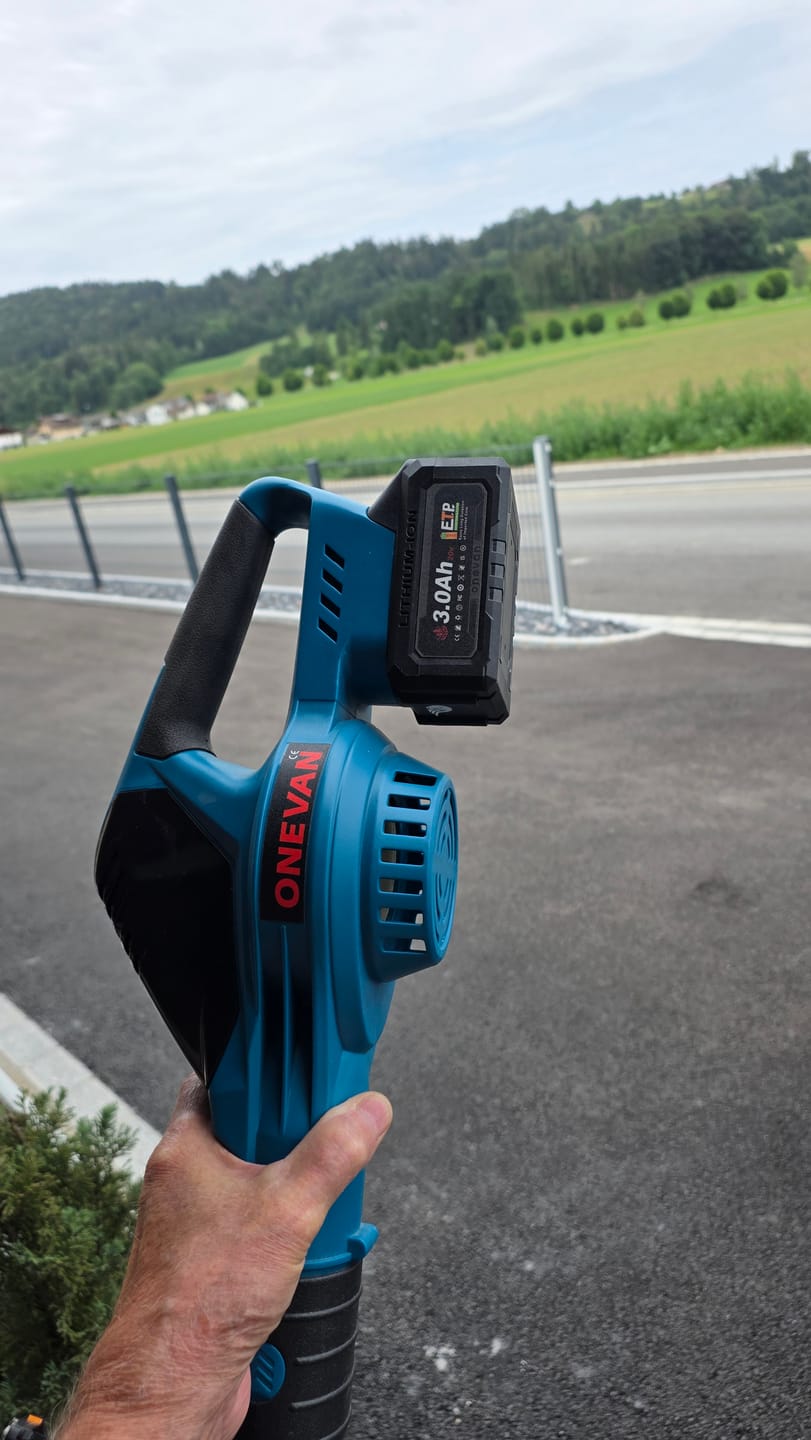 Customer photo review of ONEVAN 18-21V Rechargeable Lithium-Ion Battery 3.0Ah