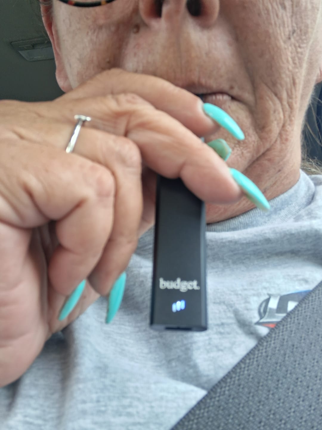 Customer photo review of 1 Gram THC-P Blend Vape Pen | Pink Gummy - Indica