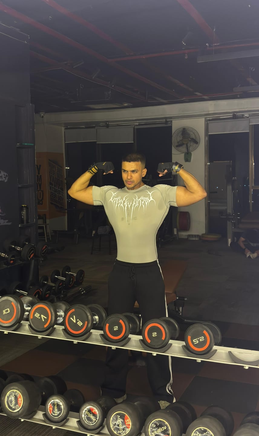 Customer photo review of SKELRETH OVERSIZED T-SHIRT [BLOODMARK]